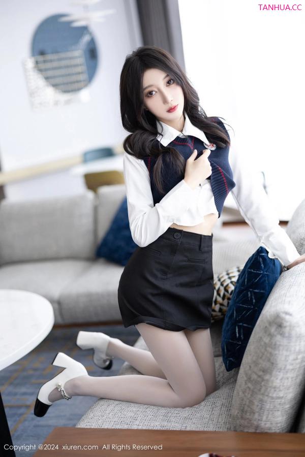 玥儿玥  [XiuRen]高清写真图 2024.03.18 No.8247 玥儿玥 丝袜美腿第28张图片